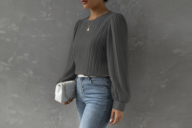 Blusa Feminina Plissada de Manga Longa com Fechamento em Botão nas Costas 3