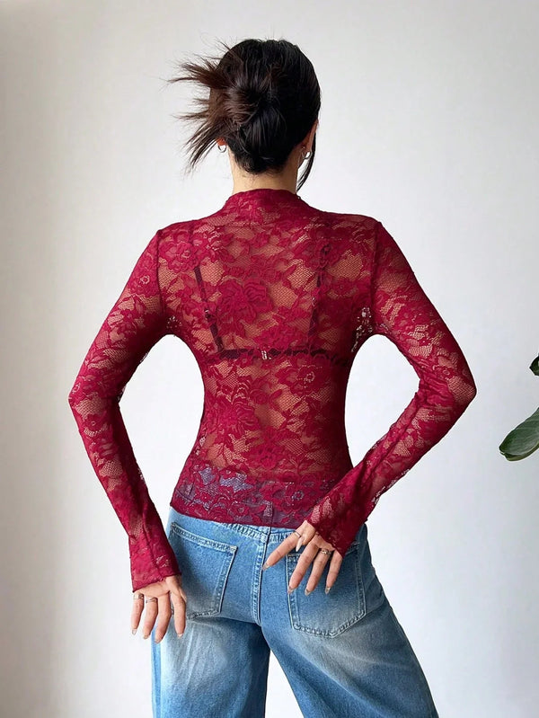 Blusa Feminina de Manga Longa em Renda com Gola Alta 2